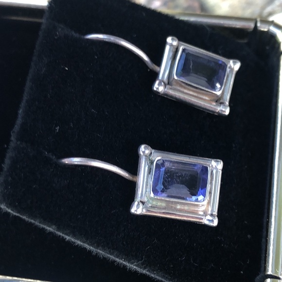 925 sterling silver earrings with emerald cut purple gem - Picture 3 of 7